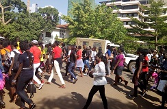 Read more about the article Airads students cleaning Eldoret town